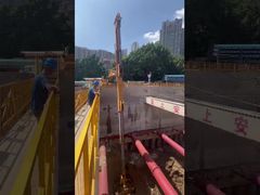 Model XCMG E310 hadir dengan boom teleskopik tiga bagian sepanjang 25 meter dan dengan ember berkapasitas 2,2 meter kubik.